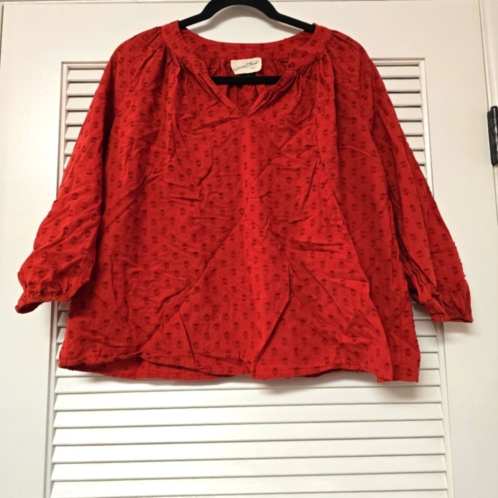 Universal Thread - Red Loose-Fit 3/4 Sleeve Cotton Textured V-Neck Top